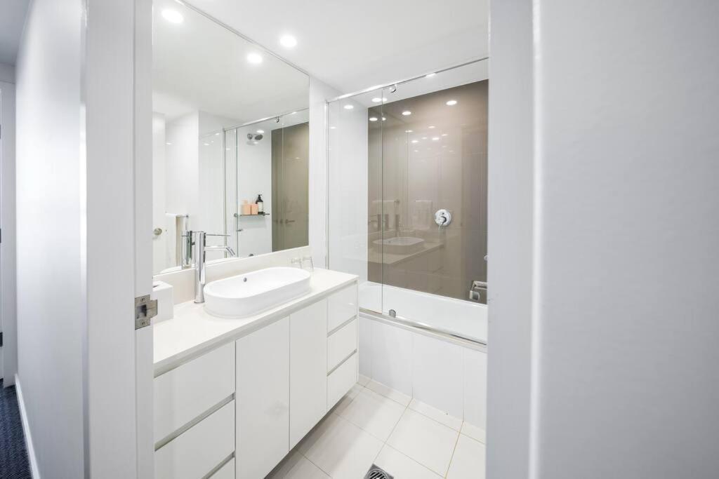 270° Panoramic Hilton Living * Gold Coast